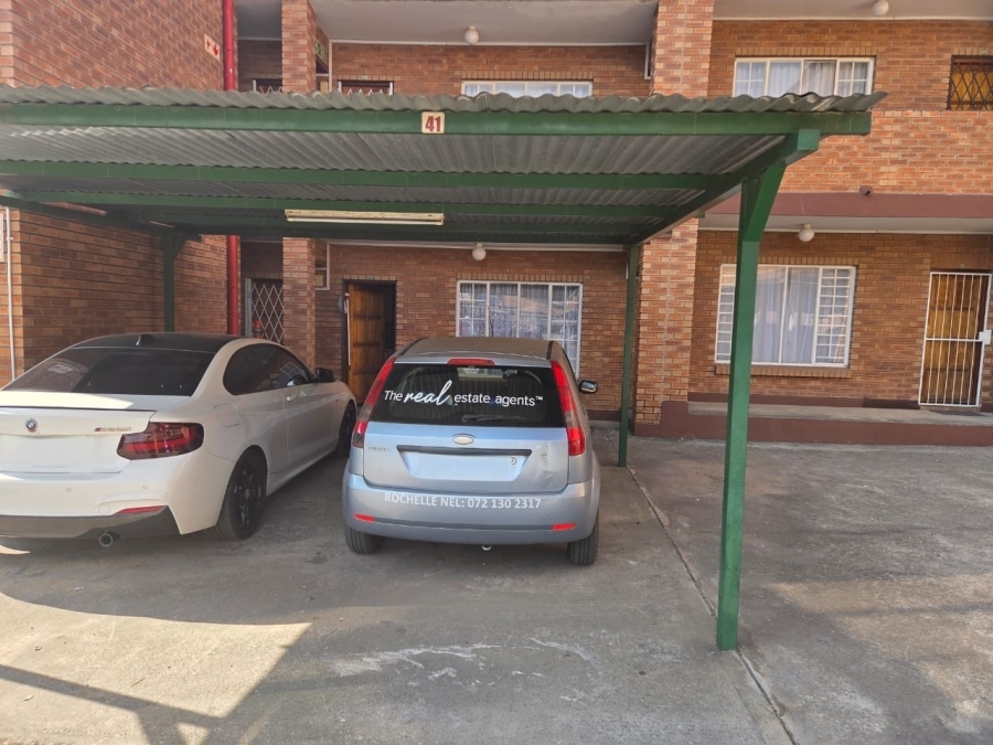 1 Bedroom Property for Sale in Rustenburg Central North West